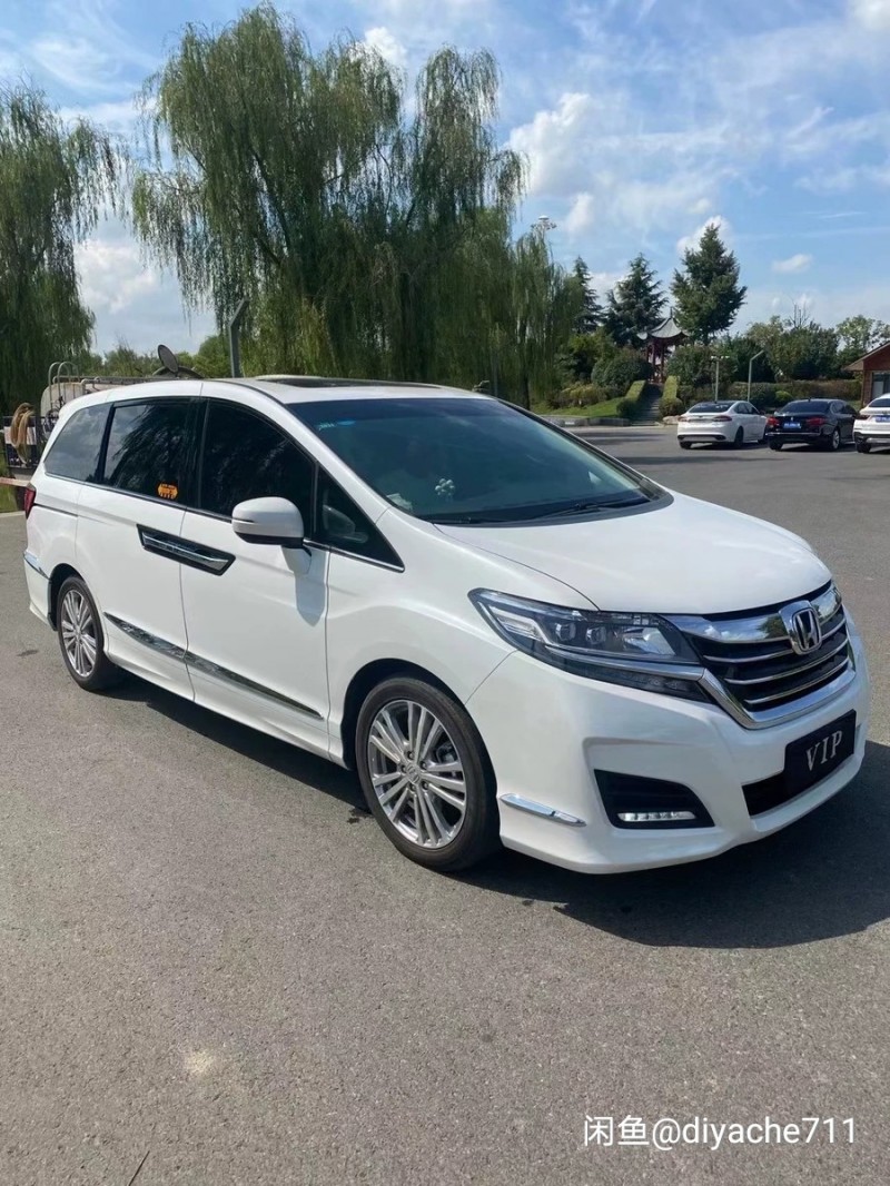 济宁18年本田艾力绅3