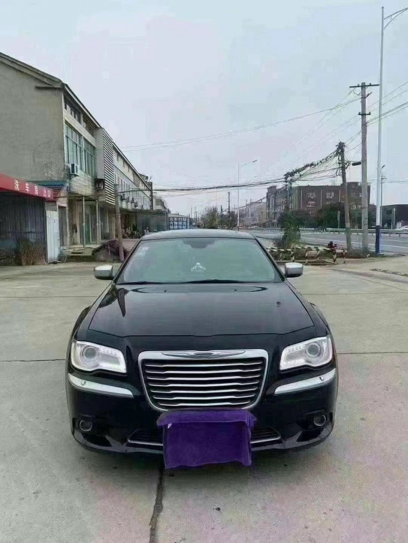 常州13年克萊斯勒300C1