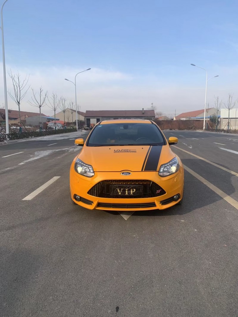 青岛13年福特福克斯1