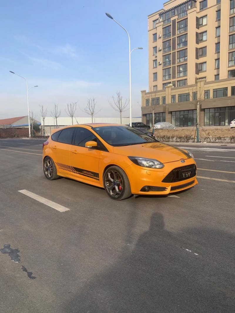 青岛13年福特福克斯2