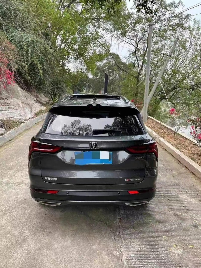 廈門20年長安汽車CS757