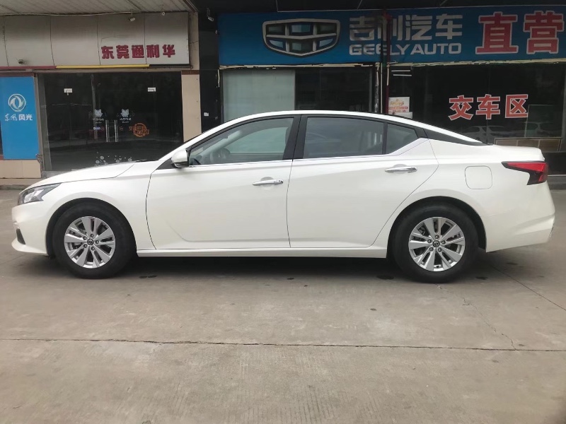 东莞20年日产天籁7