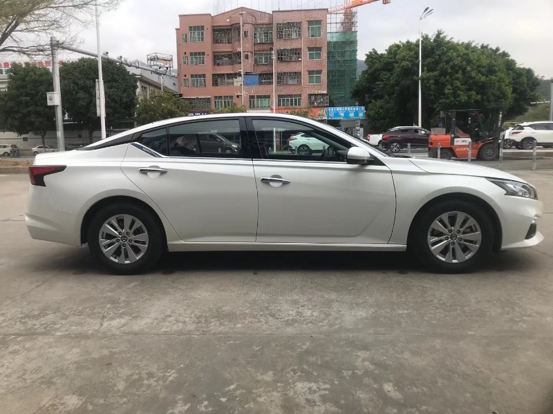 东莞20年日产天籁1