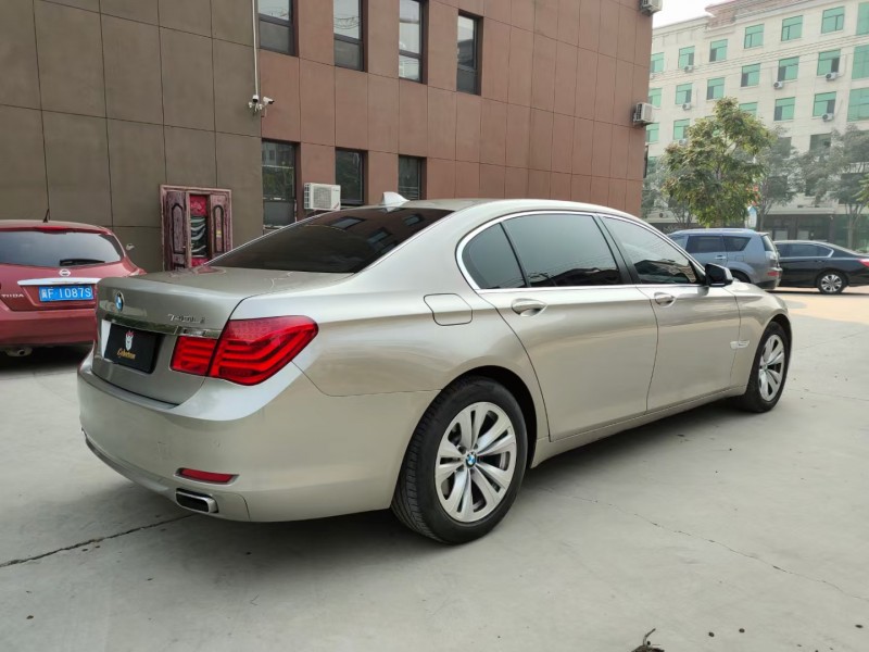 保定12年宝马7系5