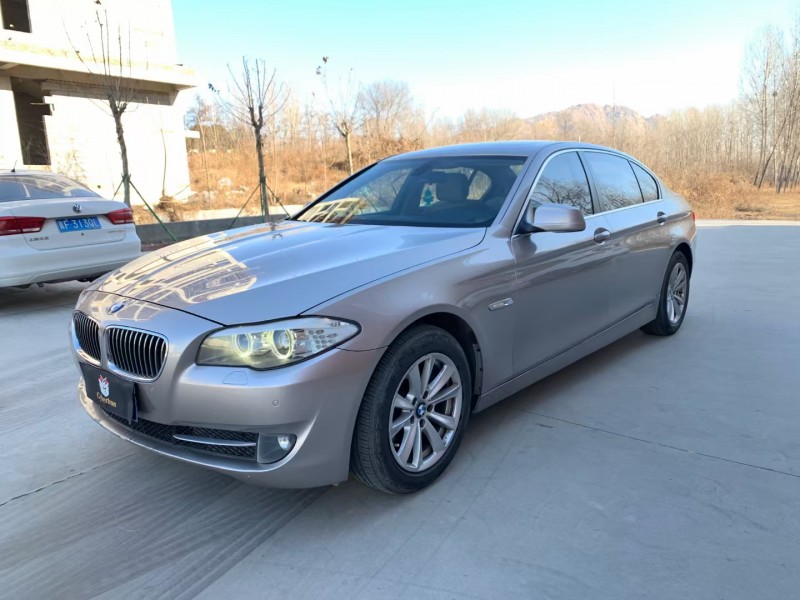 保定12年宝马5系8