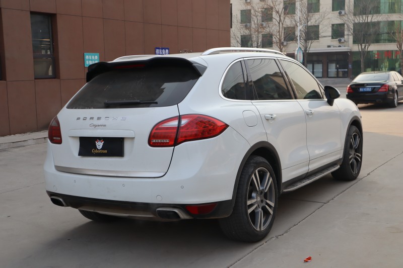 保定13年保时捷卡宴4