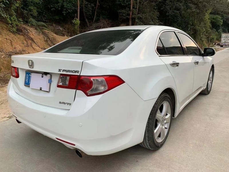 江门10年本田思铂睿8