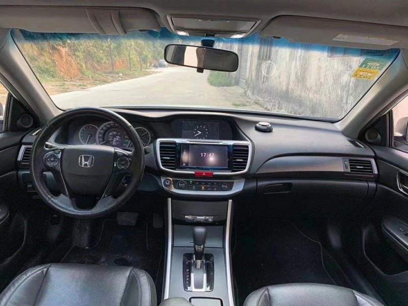 江门15年本田雅阁4