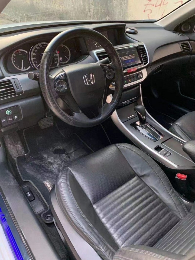 江门15年本田雅阁6