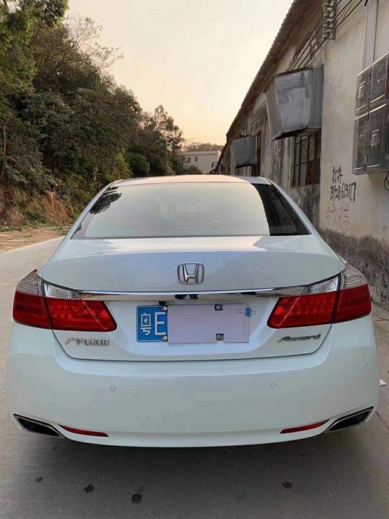 江门15年本田雅阁8