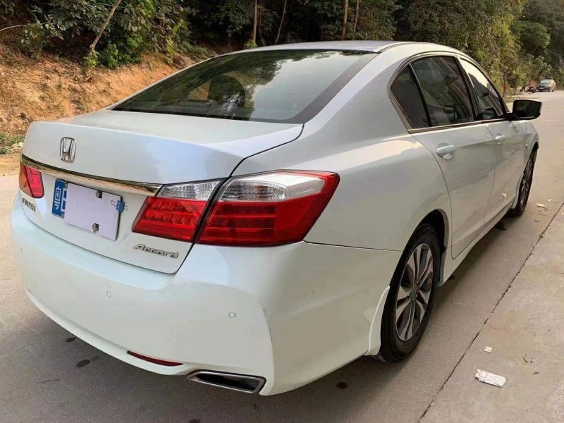 江门15年本田雅阁9