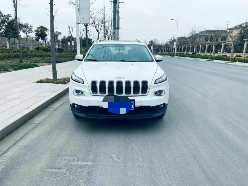 北京16年Jeep自由光1