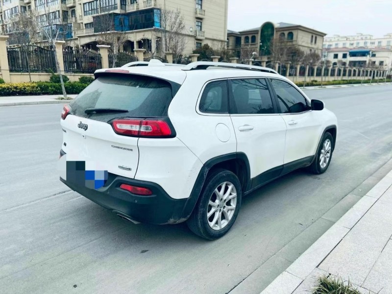 北京16年Jeep自由光4
