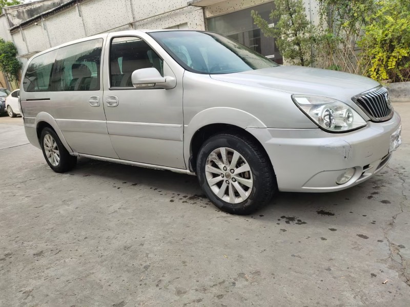 广州11年别克GL82