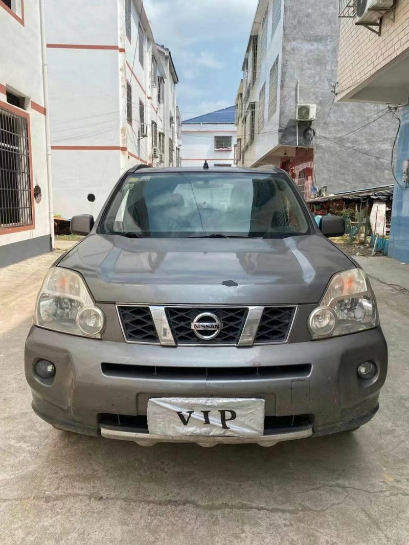 上饒10年日產奇駿4