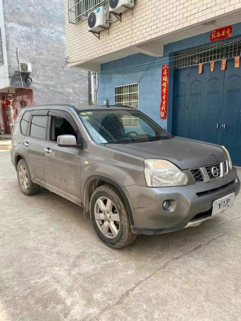 上饒10年日產奇駿3