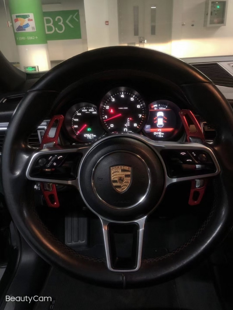 大連14年保時捷Macan8