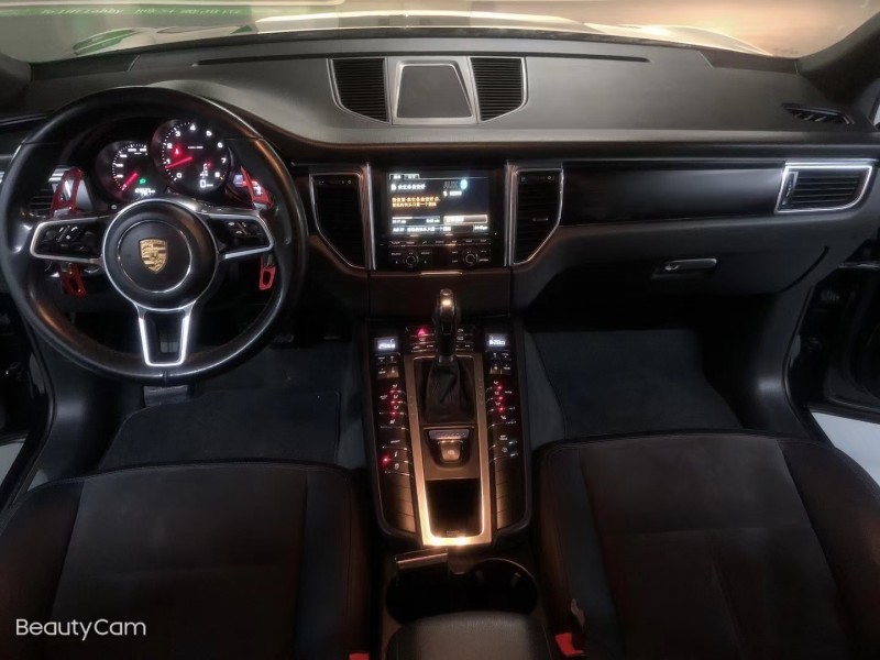 大連14年保時捷Macan7