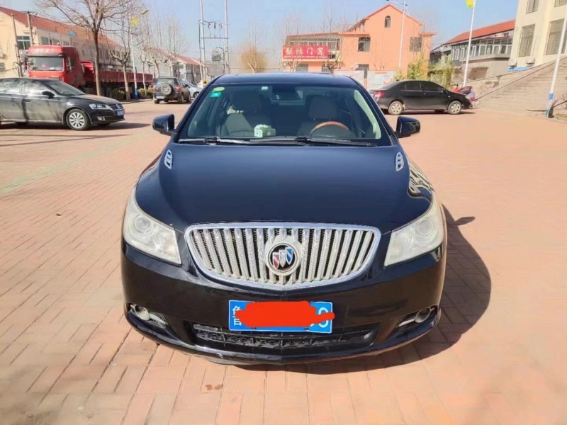 潍坊10年别克君越1