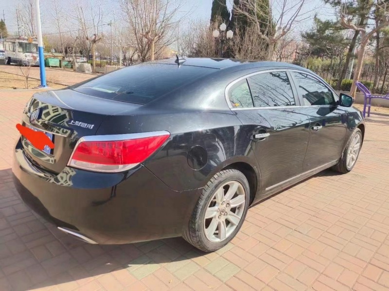 潍坊10年别克君越5