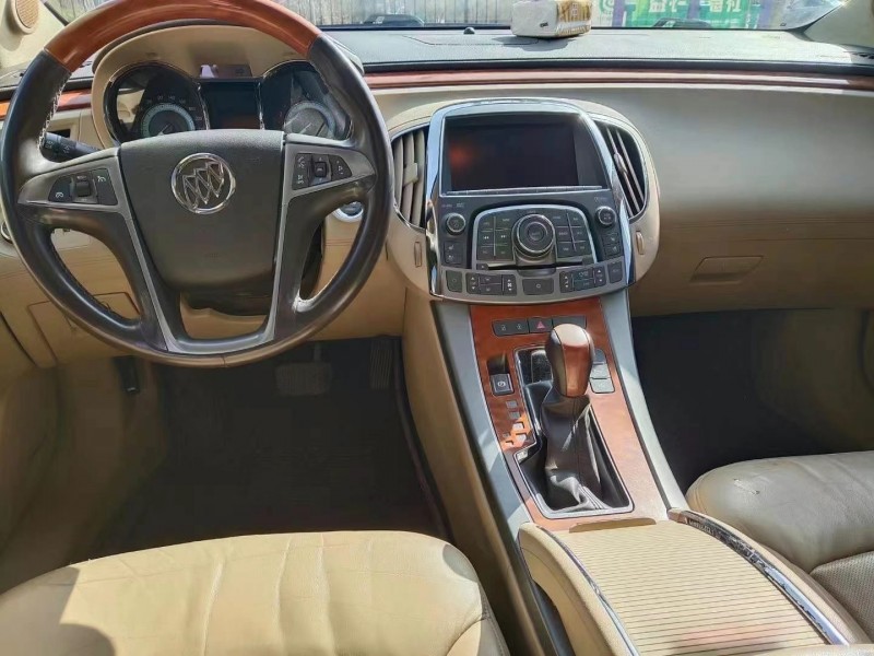 潍坊10年别克君越6