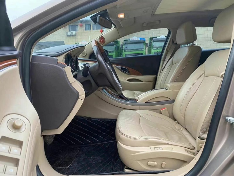 武汉10年别克君越3