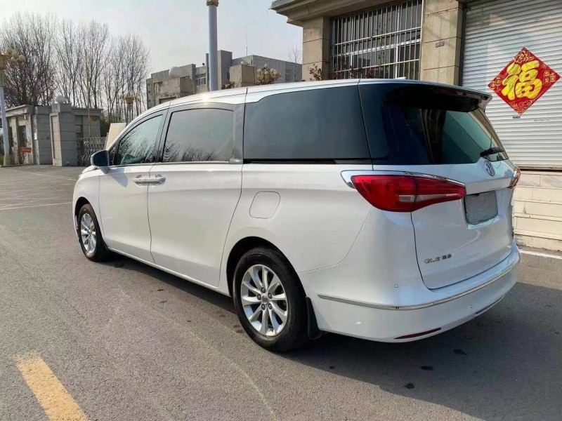 济宁19年别克GL82