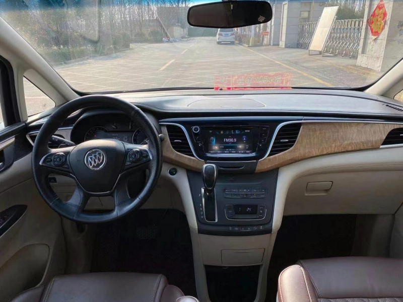 济宁19年别克GL83