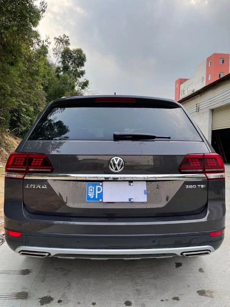 江门17年大众途昂8