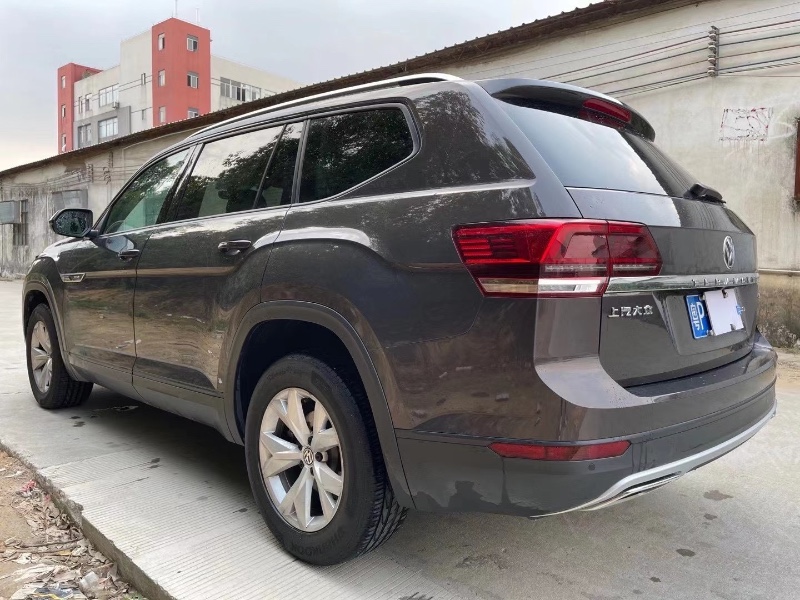 江门17年大众途昂7