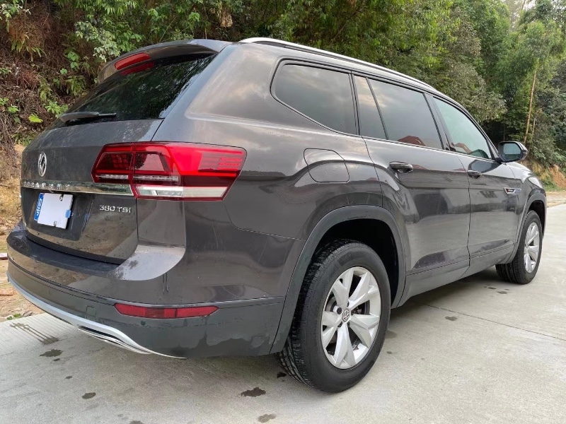 江门17年大众途昂9