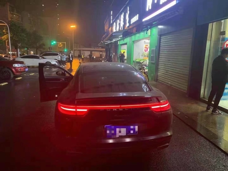 宜昌18年保時捷帕拉梅拉2