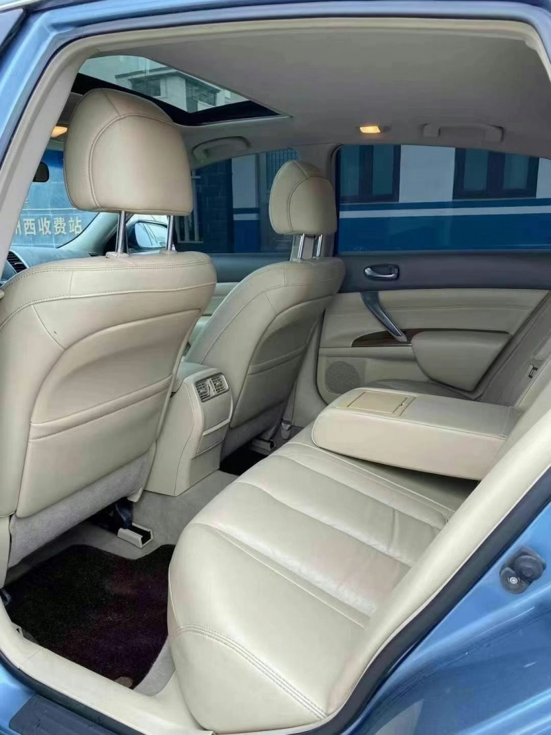 济宁11年日产天籁1