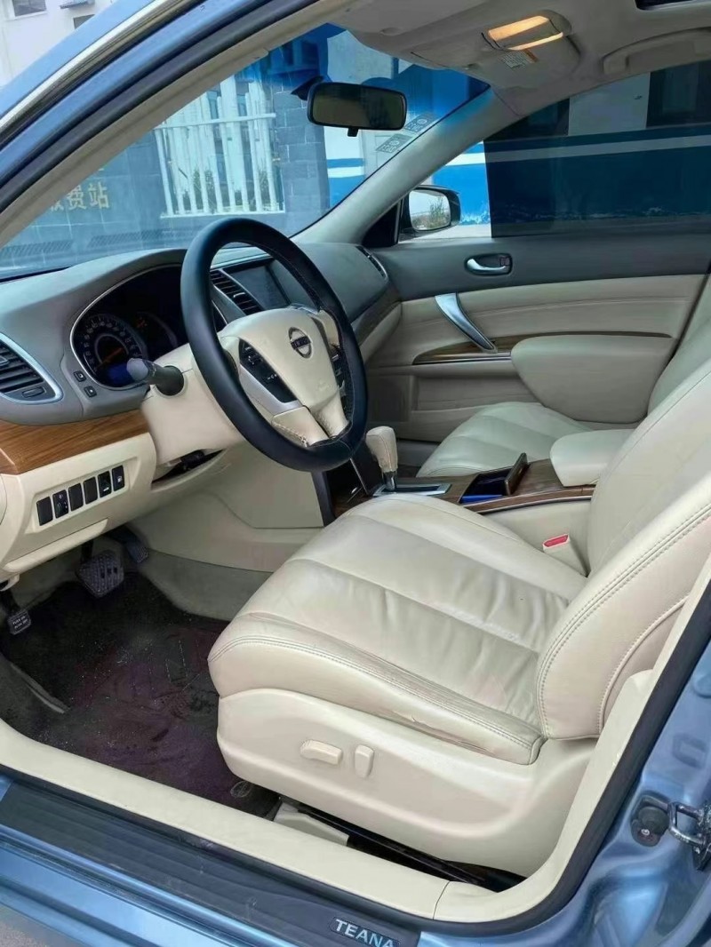 济宁11年日产天籁6