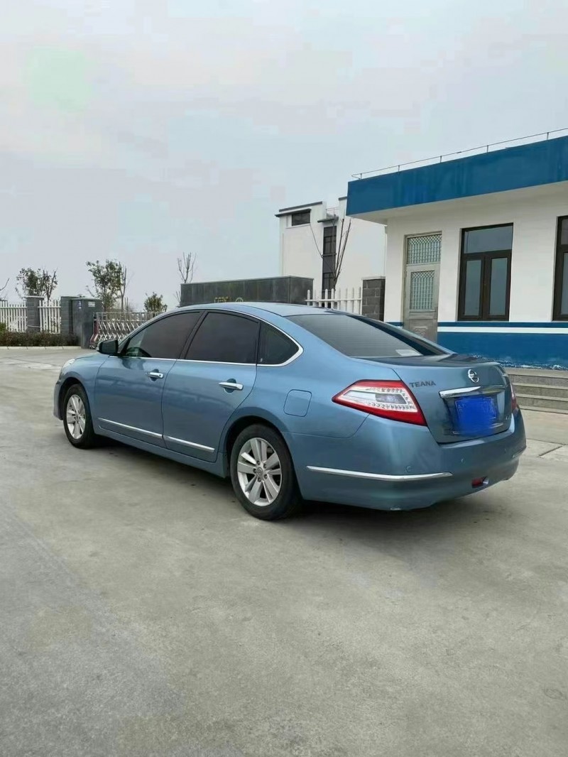 济宁11年日产天籁8