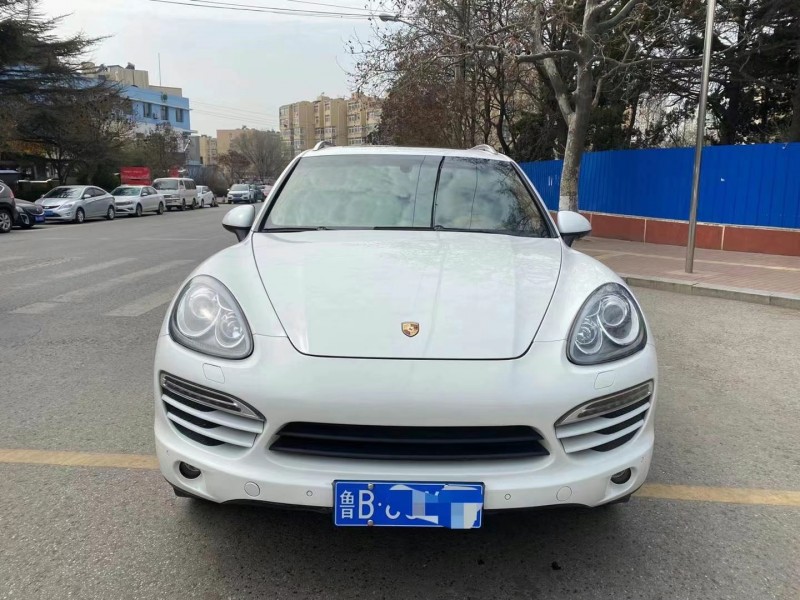 青岛13年保时捷卡宴1