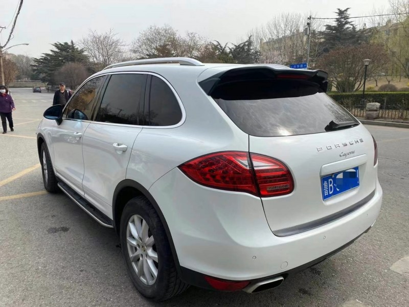 青岛13年保时捷卡宴3