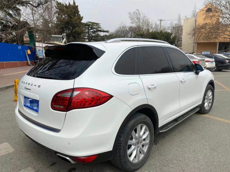 青岛13年保时捷卡宴4