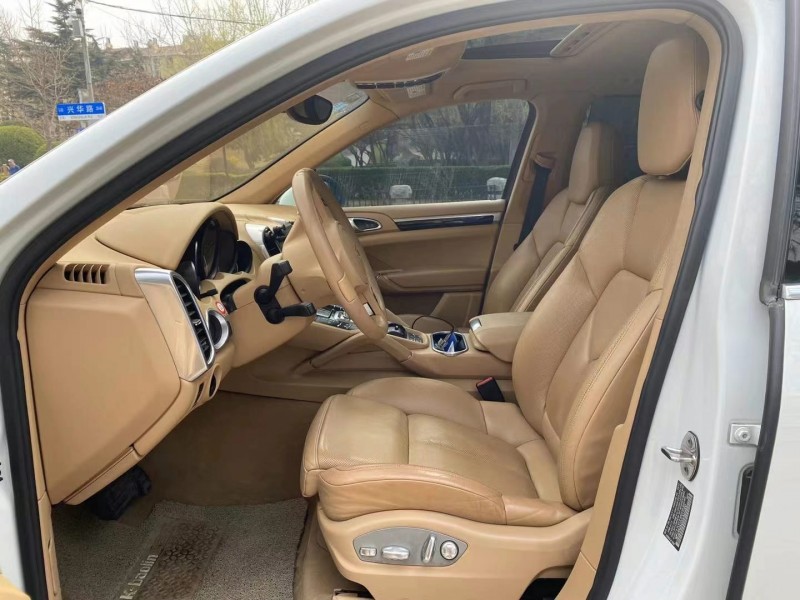 青岛13年保时捷卡宴5