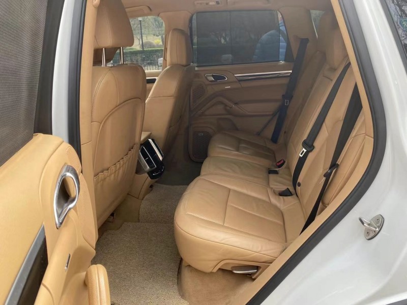 青岛13年保时捷卡宴8