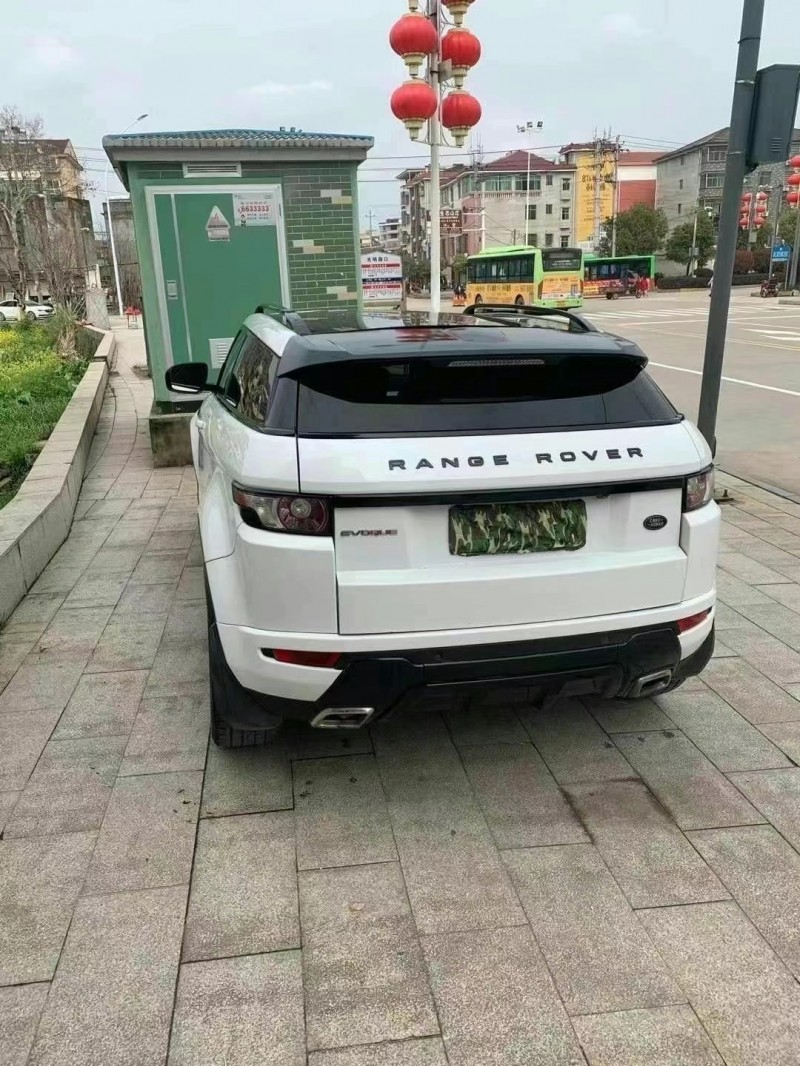 撫州12年路虎極光8