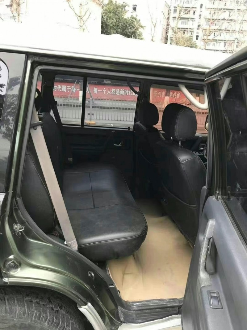 重慶14年獵豹汽車黑金剛5
