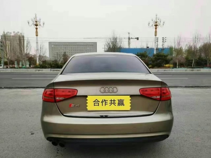 泰安13年奧迪A4L9