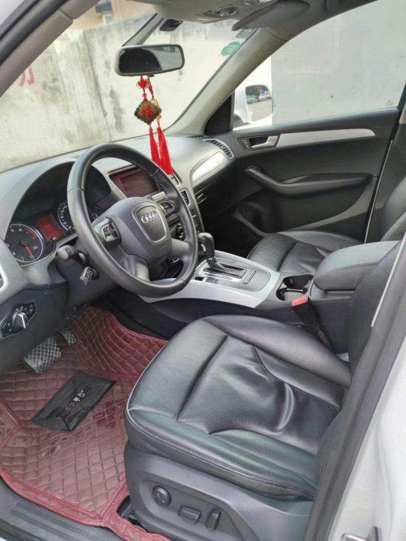 成都13年奥迪Q55