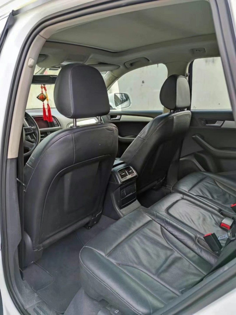 成都13年奥迪Q56