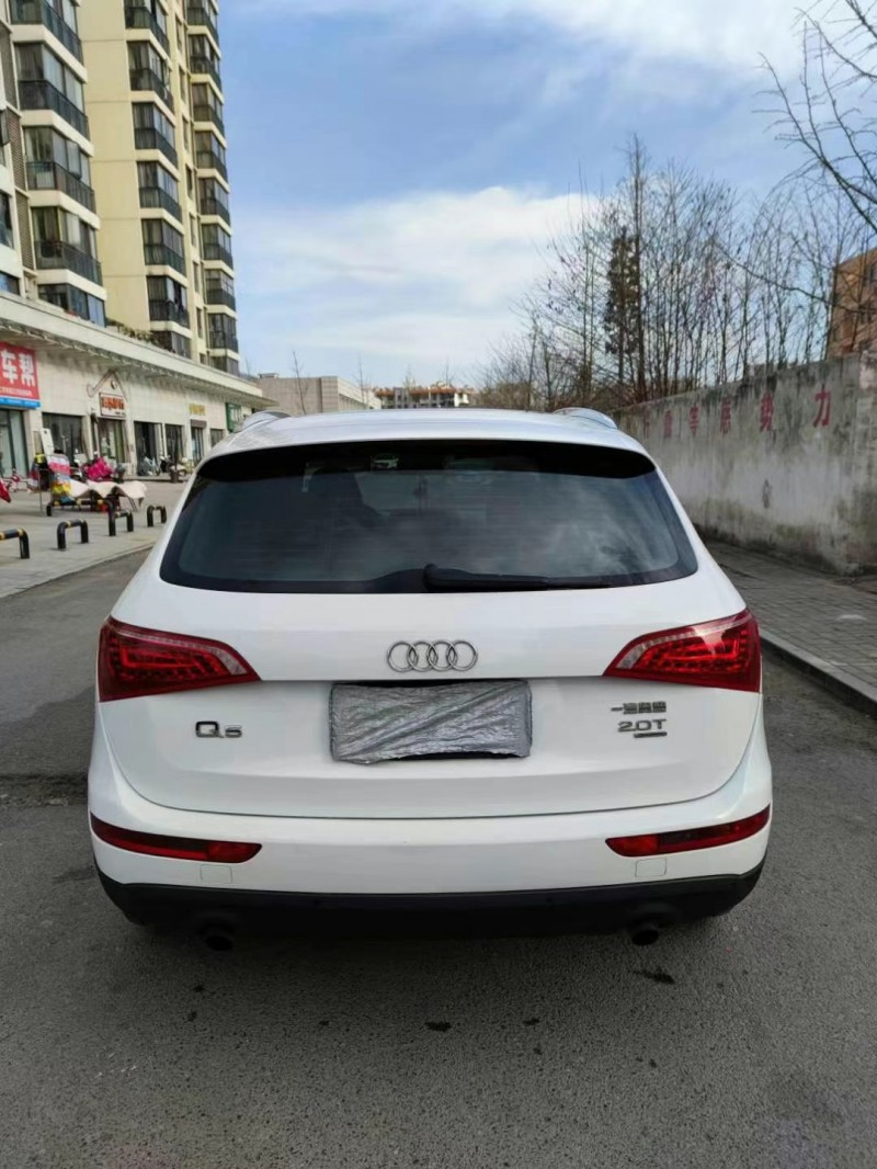 成都13年奥迪Q59