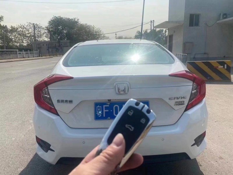 广州17年本田思域4