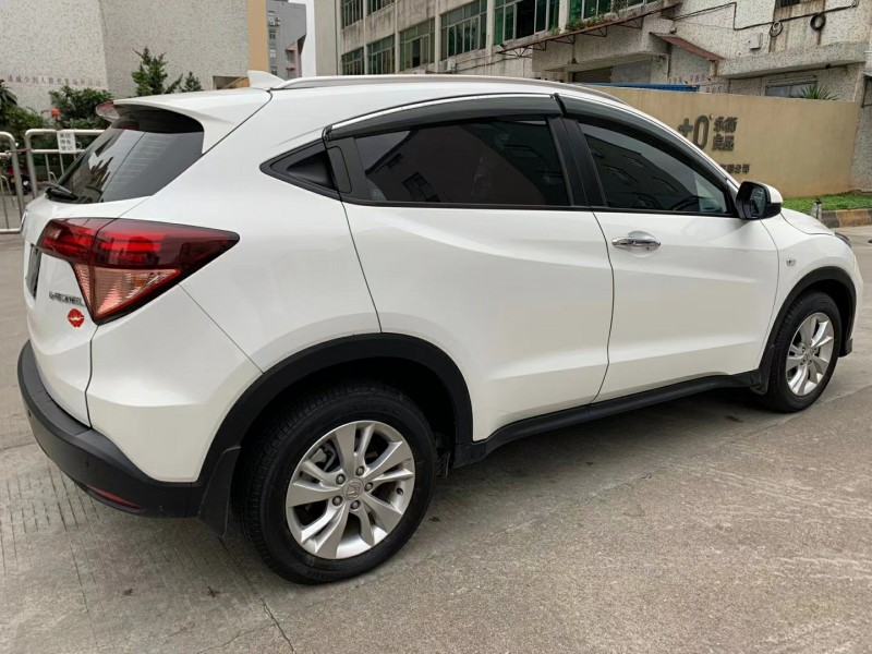 中山18年本田缤智4