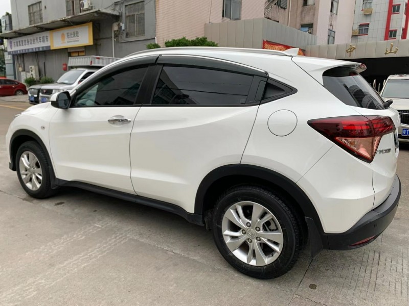 中山18年本田缤智5