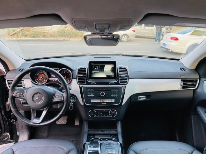 东莞16年奔驰GLE5